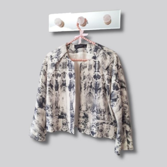 Zara Jackets & Blazers - NWOT Zara abstract print open front cropped blazer jacket